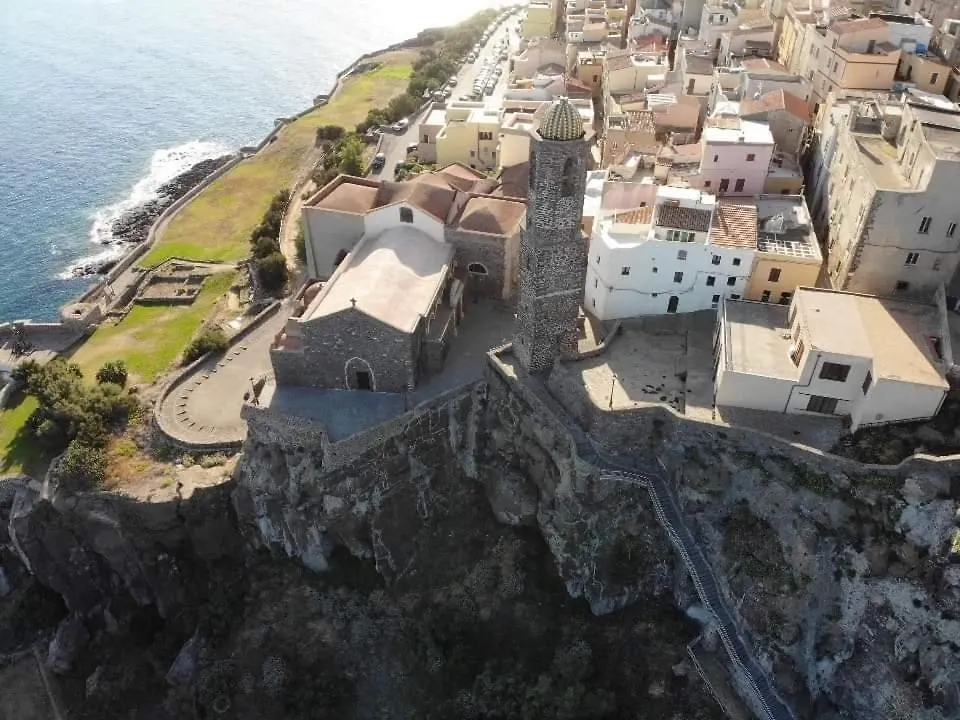 Esclusiva Dimora Storica nel cuore del Borgo Medievale---- Exclusive Historical House inside the Medieval Village Castelsardo