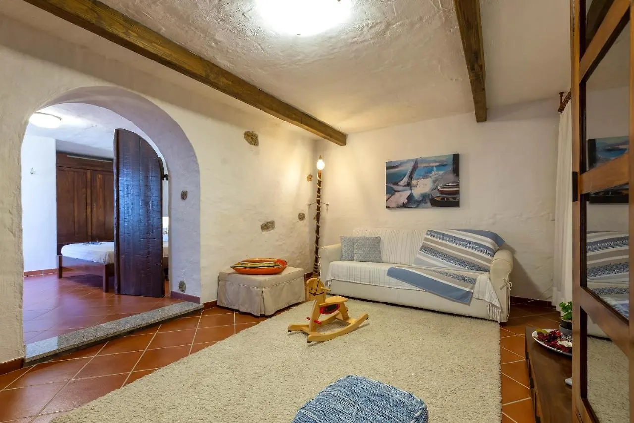 Esclusiva Dimora Storica nel cuore del Borgo Medievale---- Exclusive Historical House inside the Medieval Village Castelsardo Appartamento
