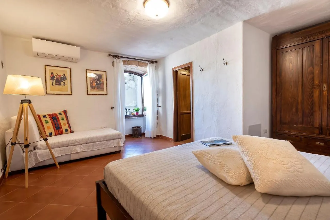Apartment Esclusiva Dimora Storica: Medieval Heart Retreat Castelsardo
