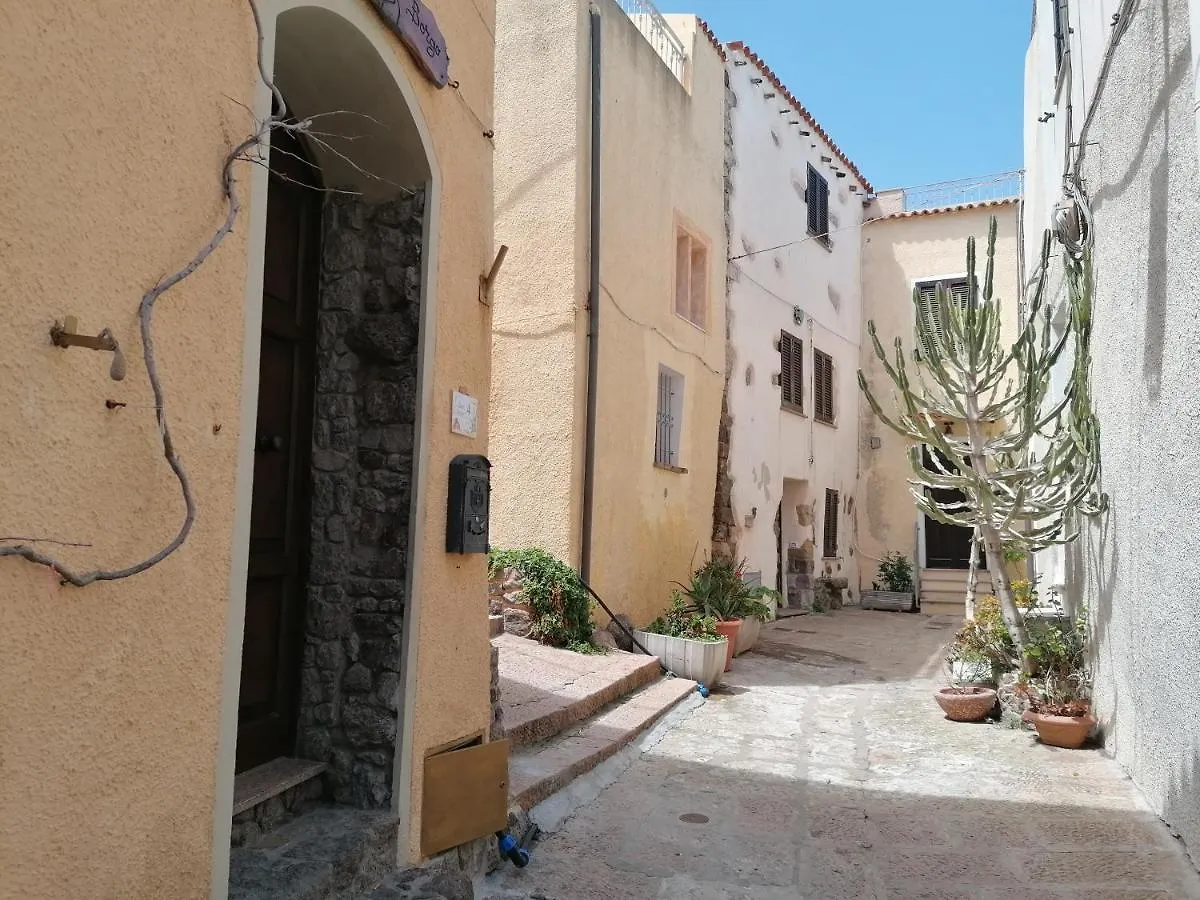 Apartment Esclusiva Dimora Storica: Medieval Heart Retreat Castelsardo Italy